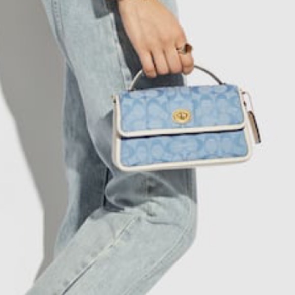 Coach Turnlock Clutch 20 in Signature Chambray with Quilting - Picture 4 of 4